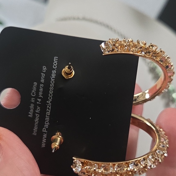 Paparazzi Gold Sparkly Hoop Earrings NWT - Picture 3 of 3